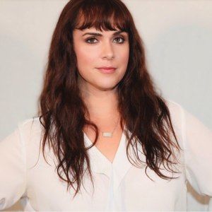 Meet your Posher, Elise